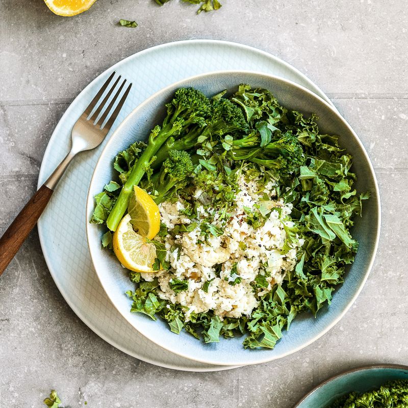 recipes-post-roasted-cauliflower-kale-salad-teaser-square.jpg