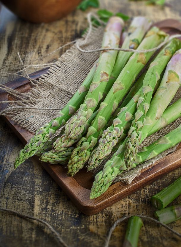 journal-post-asparagus-season-fresh-from-the-field-to-the-table-teaser-portrait.jpg